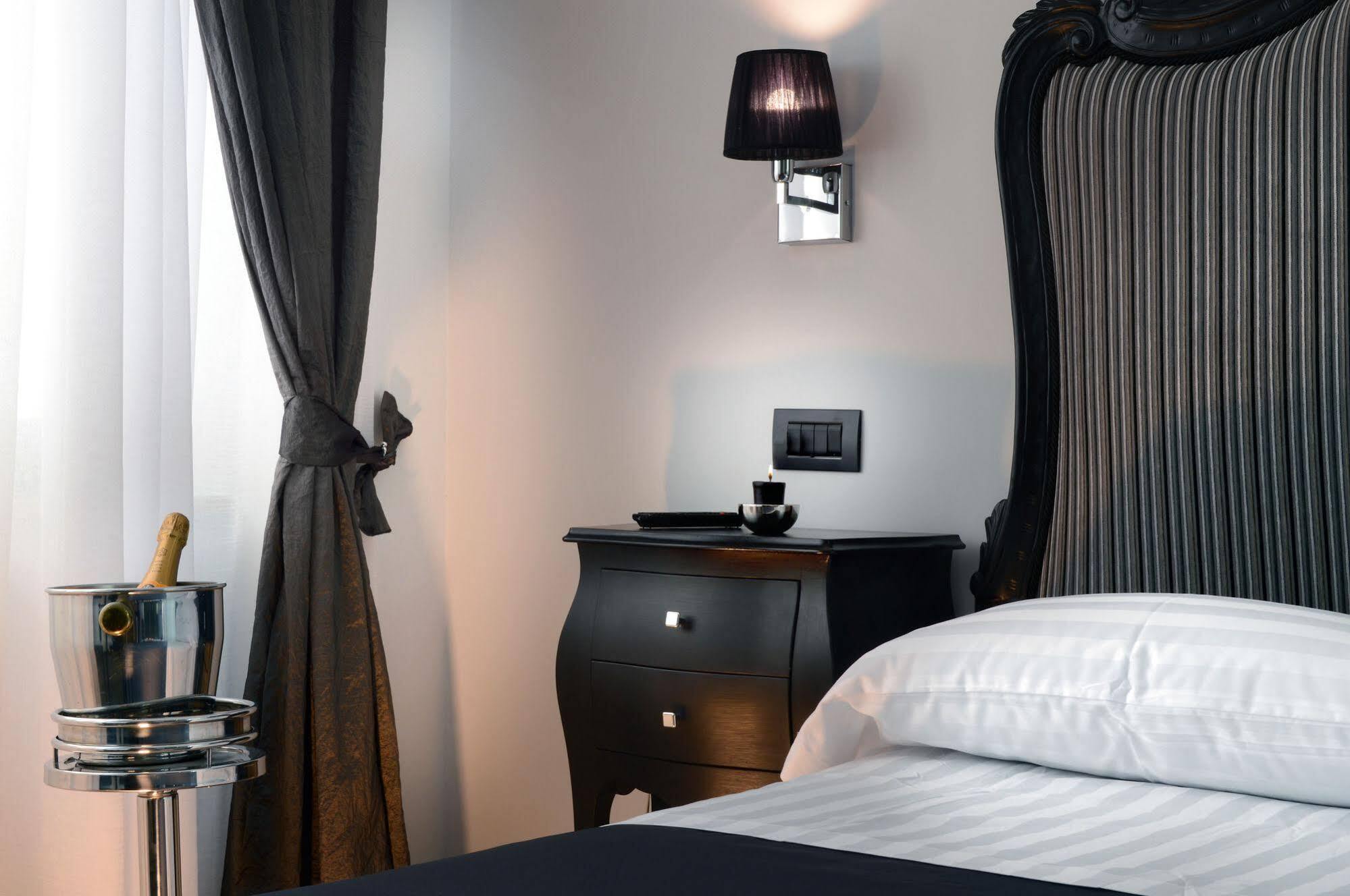 Barbarella Suite Napoli Esterno foto