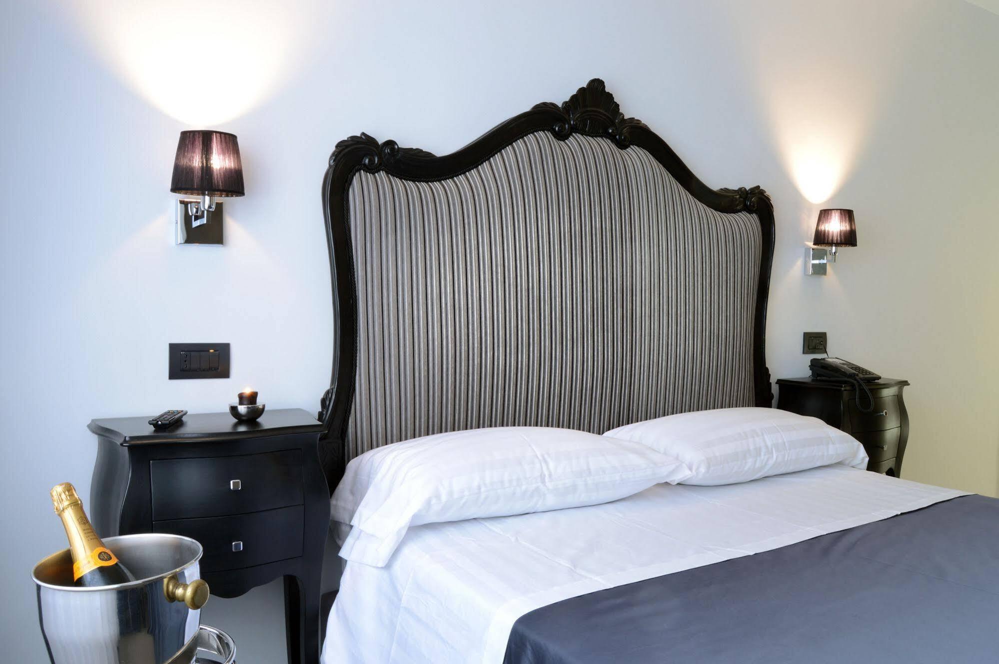 Barbarella Suite Napoli Esterno foto